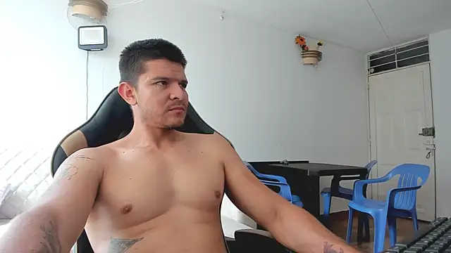 felipe_fitness: διαδικτυακό σόου στην κάμερα