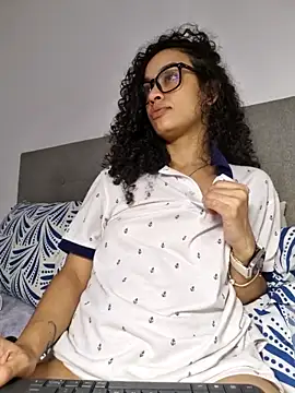 Chatroom XXX en direct de VelvetCurls