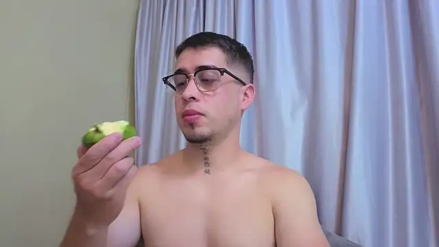 Tommas_Jhonson's Live XXX Chat