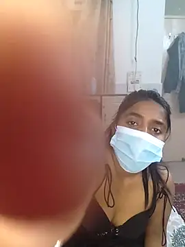 Miss_Anjali_O: διαδικτυακό σόου στην κάμερα
