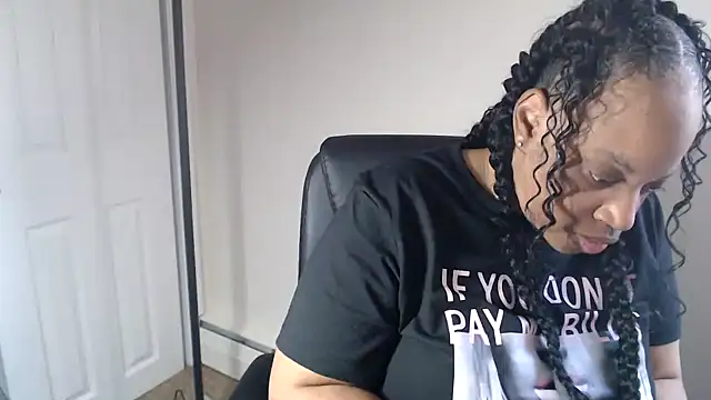 XXX chat uživo modela Sexymona1218
