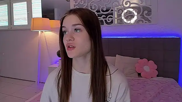 LuisaClover's Live XXX Chat