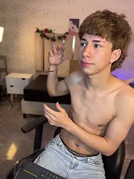 kaelwolf_tay Adlı Modelin Canlı XXX Sohbeti