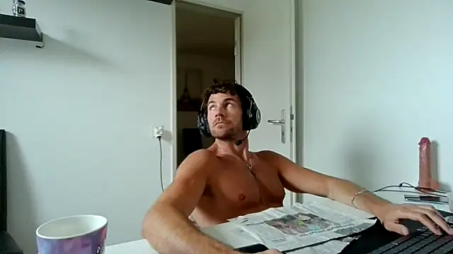 alpha-hunk's Webcam Show