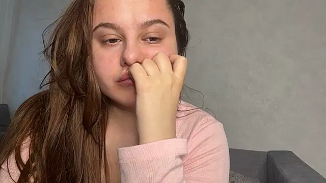 Ellaizatelly: απευθείας συνομιλία ΧΧΧ