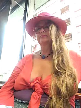 Chatroom XXX en direct de Hot-Muci