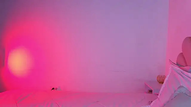 MiaColucci18 Live XXX Chat