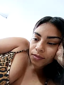Ivanna2's Live XXX Chat