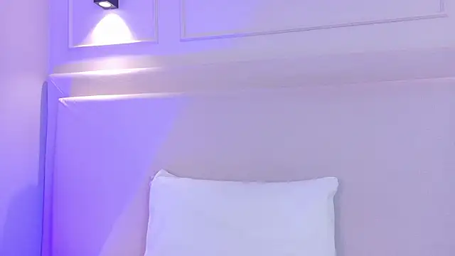Chatroom XXX en direct de NaomiKlarc