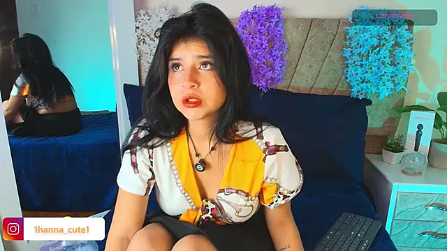 hannaa_cute Adlı Modelin Canlı XXX Sohbeti