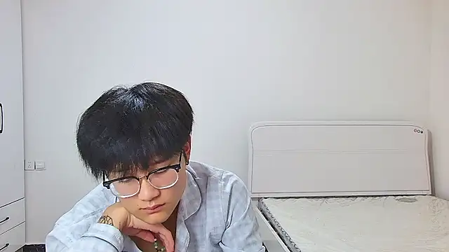 Show modela KK-cuteboy na web-kameri
