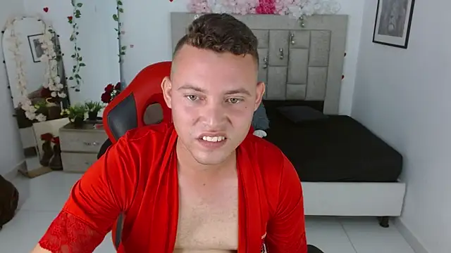 Вебкам-шоу sven_fox723