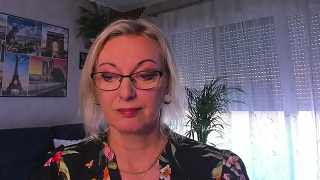 vanessa_chat's Webcam Show