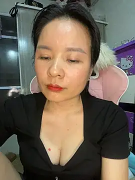 Chat XXX en directo de Ivy_Trix2