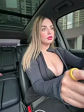 Alirawrz Show in webcam