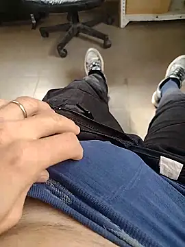 Alejandro83bsfn Live XXX chat