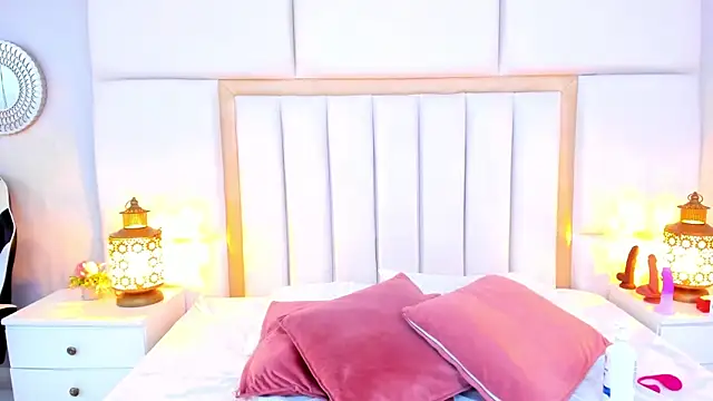 LaylaaDoll Adlı Modelin Canlı XXX Sohbeti