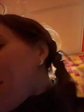 Chat +18 de Tiny_Anny ao vivo