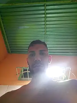 UnreadyChutzpa's Live XXX Chat