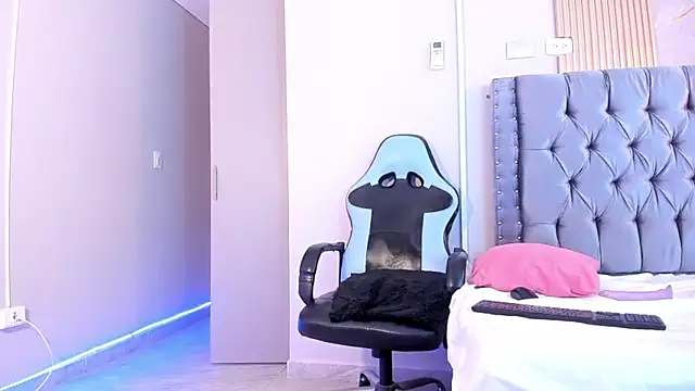 Živý XXX chat arianna_millers