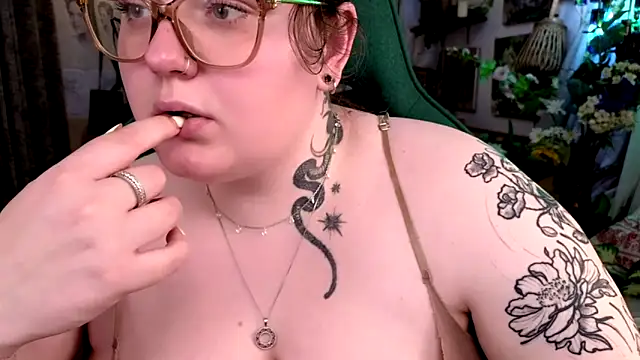 CatherineClaire élő XXX-chatje