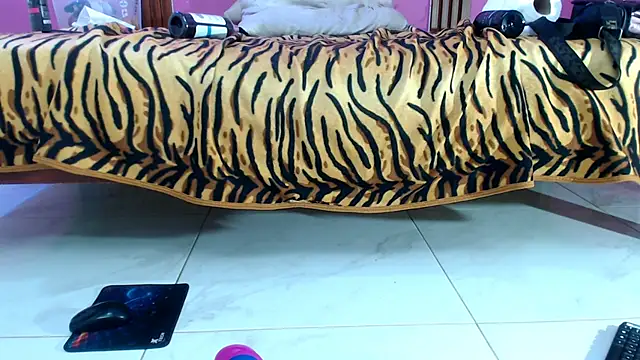 skinnysofia18 网络视讯表演