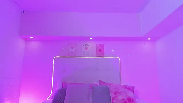ScarlettDreamss7 webcam show