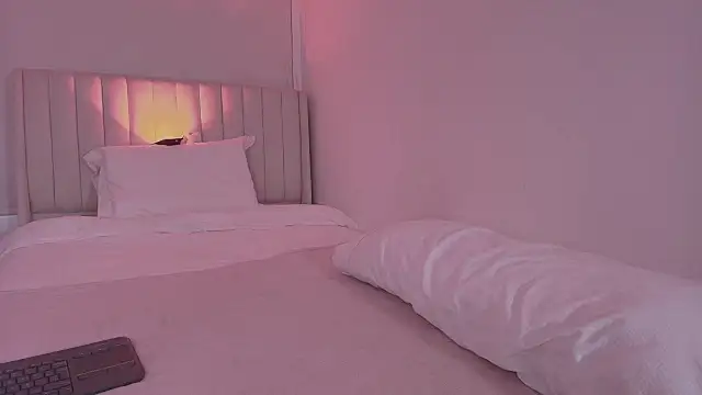 ArianaReynoldss élő XXX-chatje