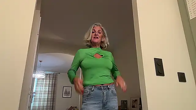 NaughtyMonicaUK webcam show