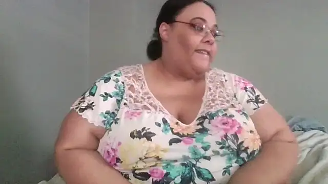 SexyBBW10790's Webcam Show