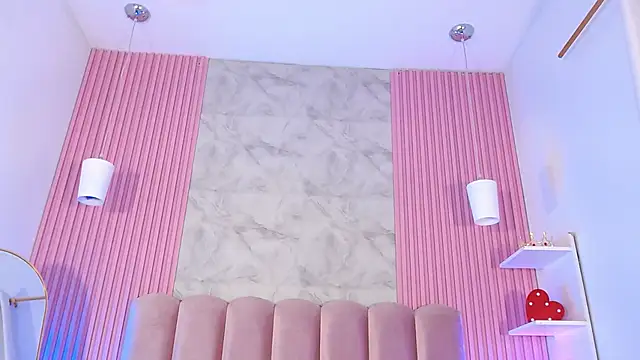 ArianaRougeeのライブXXXチャット