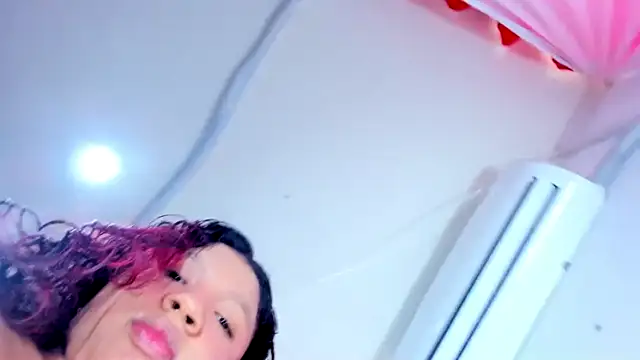 Czat XXX na żywo – Emily_Coper18