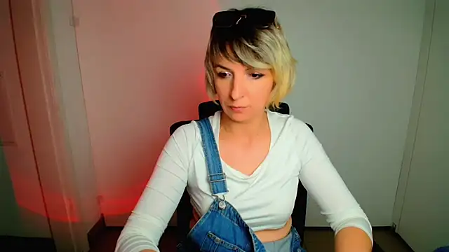 Chat XXX en directo de Lana_Foxyy