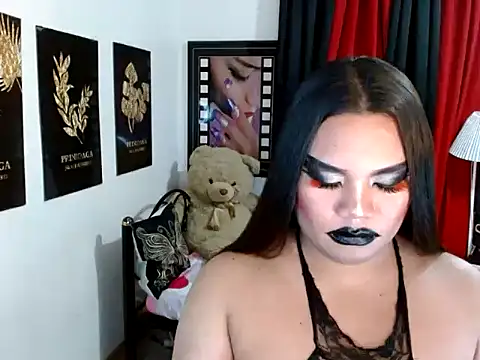 TSbrianaHugeCock 在線直播表演
