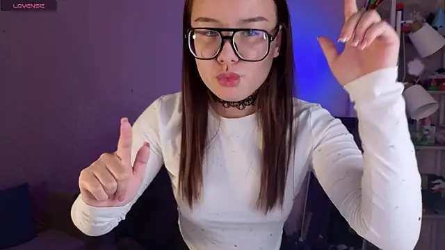 Eva_Cutties Adlı Modelin Canlı XXX Sohbeti