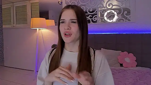 Онлайн чат XXX LuisaClover