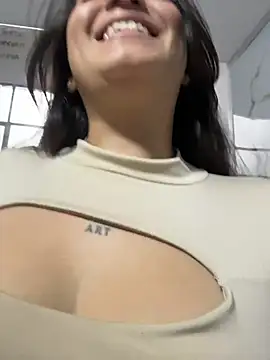 Pertunjukan Kamera Web Antonella_Julieta