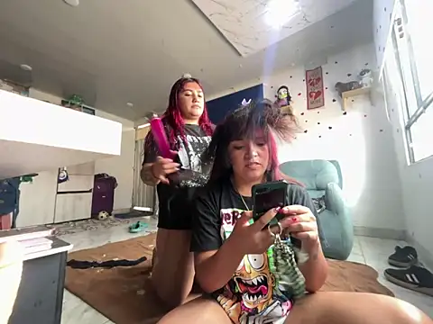 lucyheart_8's Webcam Show
