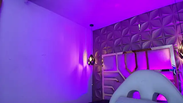 Queen_perla_ élő XXX-chatje