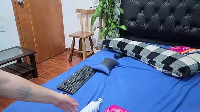 catalina_boobs' Live XXX Chat