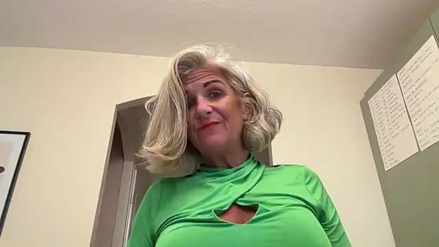 Czat XXX na żywo – NaughtyMonicaUK