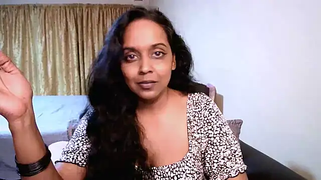 Ria_42 লাইভ XXX চ্যাট