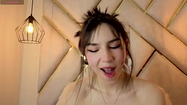Valuh_Blake élő XXX-chatje