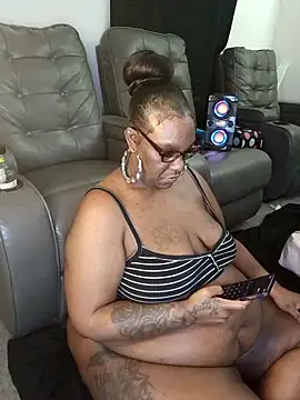 Thickkemzz41's Live XXX Chat