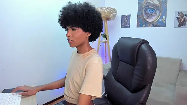 NaomiSaenz_'s Webcam Show