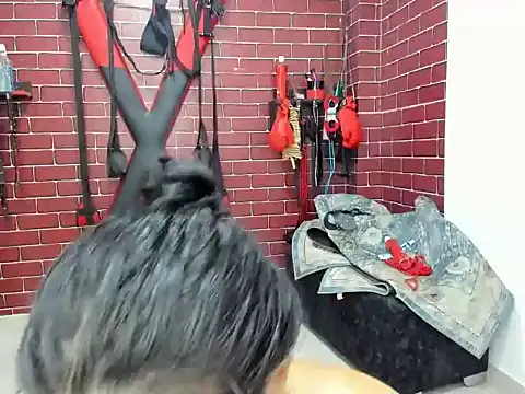BDSM_ESTREME Adlı Modelin Canlı XXX Sohbeti