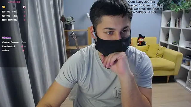 Tomguys Live XXX Chat