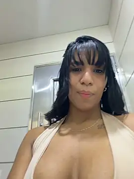 Chatroom XXX en direct de MonserratJons01