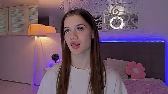 LuisaClovern Live XXX chat