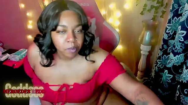 Pokazy przed kamerką – Goddess_MercedesRedd